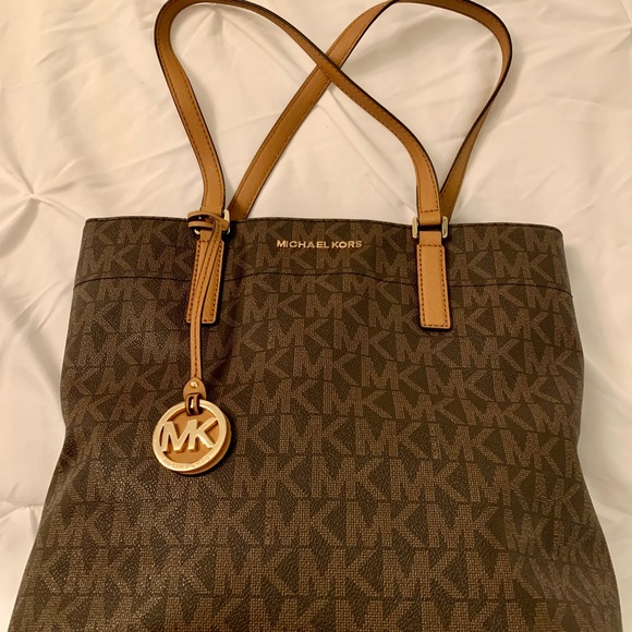 Michael Kors Tote, like new. Authentic! - Picture 1 of 8